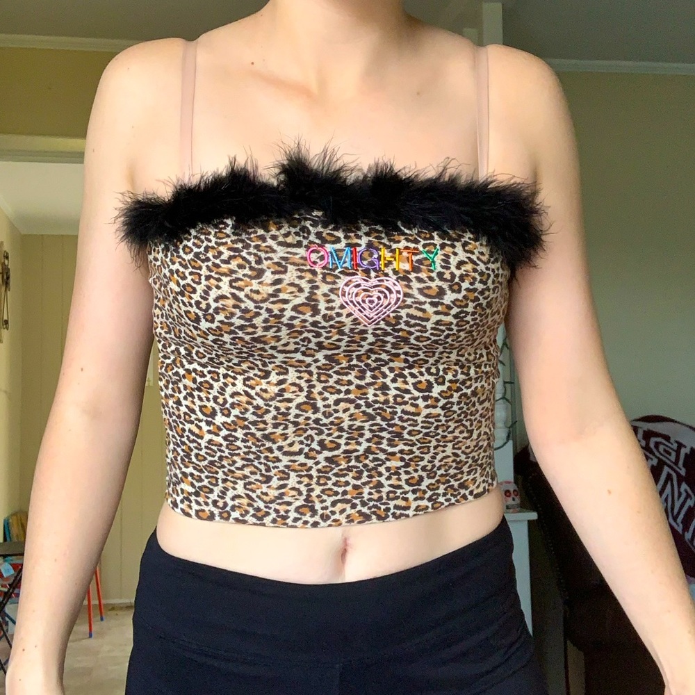 ❌sold❌Omighty Cheetah Feather Tube Top🤎🤍💕